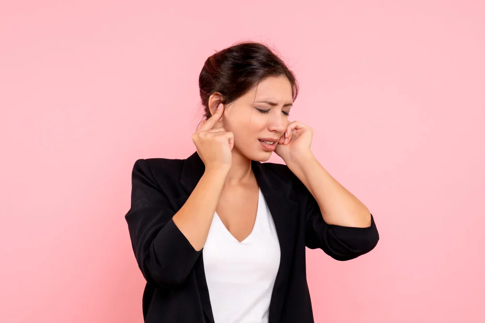 Reasons Why Your Ear Is Hurting and Throat Feels Sore (And What You Should Know)