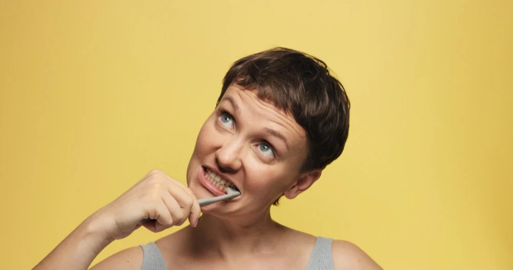 Why Are My Teeth Yellow Even Though I Brush Them? Causes, Treatments & Prevention Guide (2026)